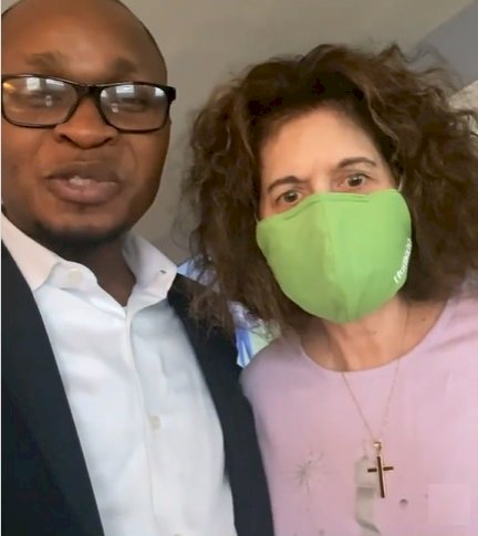 Man returns N15.3M wired to him by yahoo boys that scammed an American woman (Video)