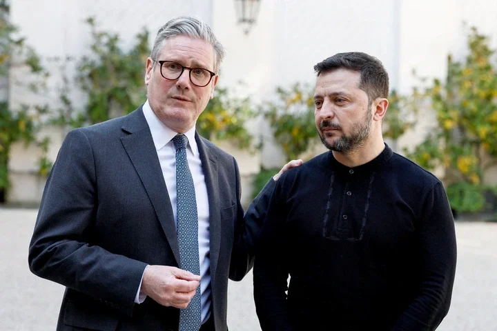 Sir Keir Starmer with Ukrainian President Volodymyr Zelensky