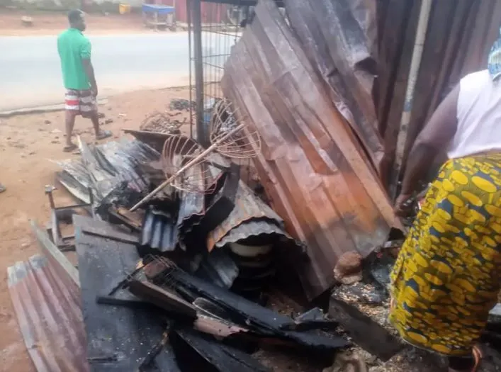 Midnight Fire Destroys Goods In Umuahia Midnight Fire Destroys Goods In Umuahia