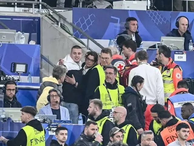Fan Di£s After Falling From Stands at UEFA Nations League Final Fan Di£s After Falling From Stands at UEFA Nations League Final