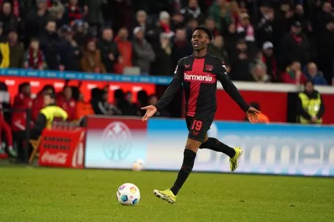 Nathan Tella in action for Bayer Leverkusen -- Imago