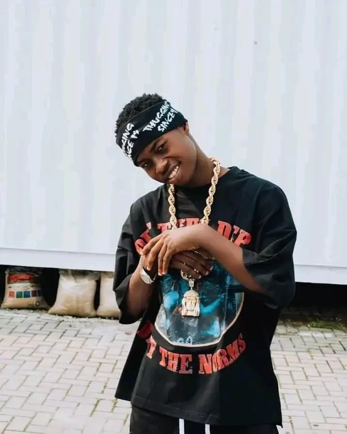 Moment Peller meets Wizkid, exchange pleasantries