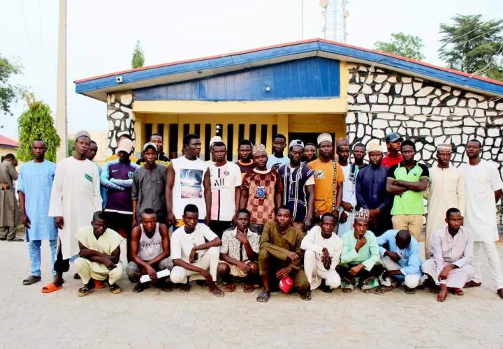 Wanted notorious thug and his 40 followers surrender to police in Kano