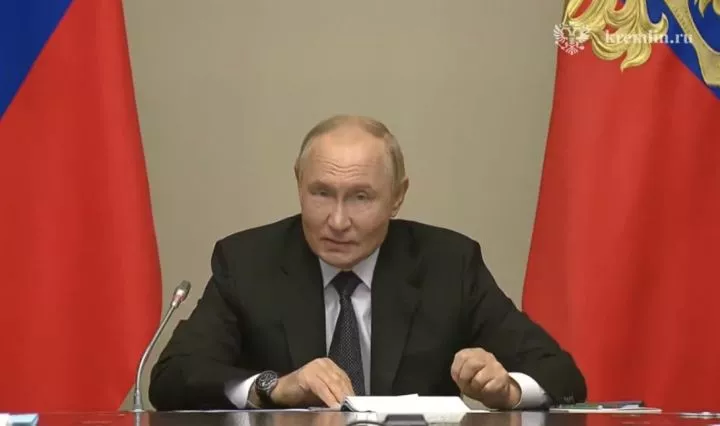 No more peace negotiations with Ukraine - Putin says as Ukraine makes more advances into Russian territory (video)