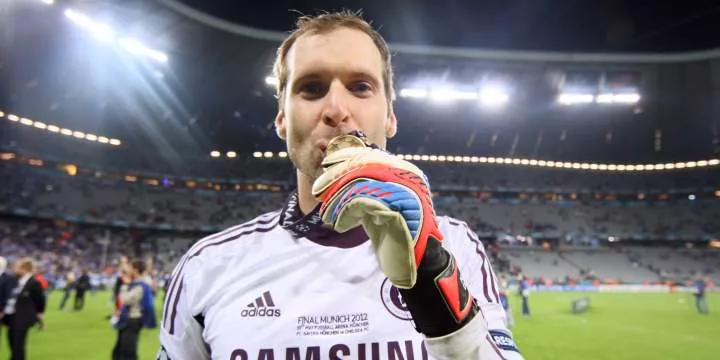 Petr Cech celebrates