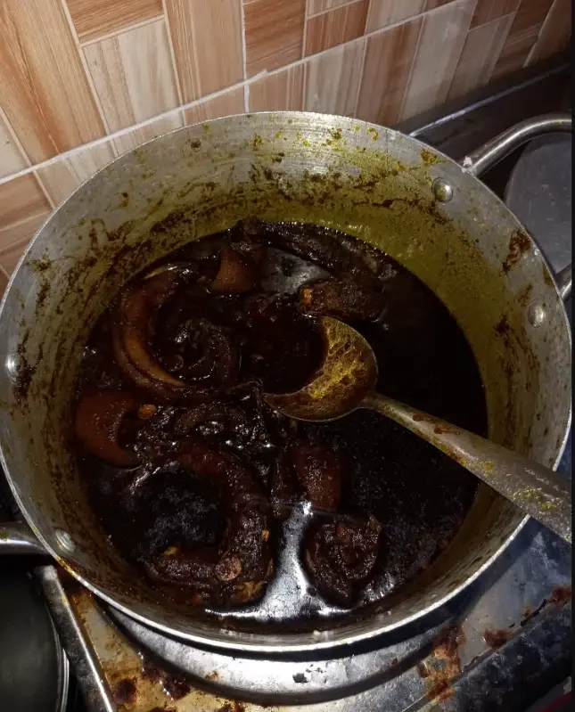 Beautiful lady's first attempt at cooking Ogbono soup goes viral