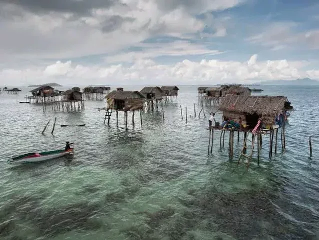 Meet The Bajau People Who Spend Most of Their Lives Underwater, Here Is How They Survive (Photos)