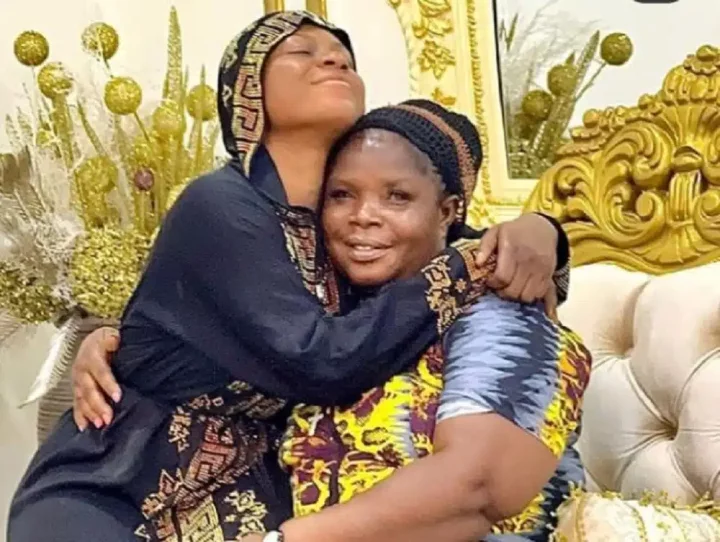 Actress, Destiny Etiko 's mother rain prayers and praises on her as she showers her with gifts and money (Video)