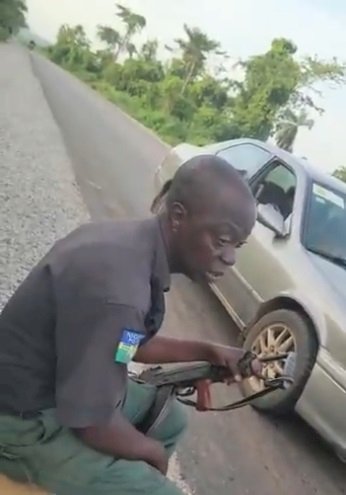 'I want cash, how will sorry feed me' - Policeman caught on tape requesting for bribe (Video)