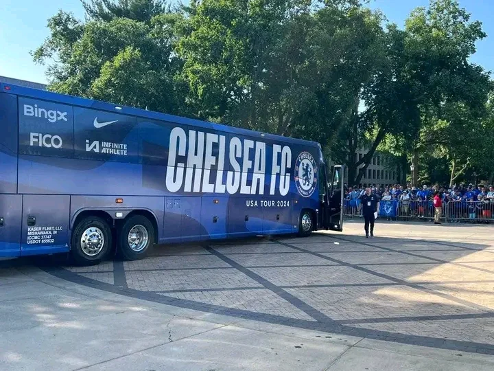 CHE 1-4 CEL: Checkout What Chelsea Fans Did Close to the Team Bus After the Game Last Night.