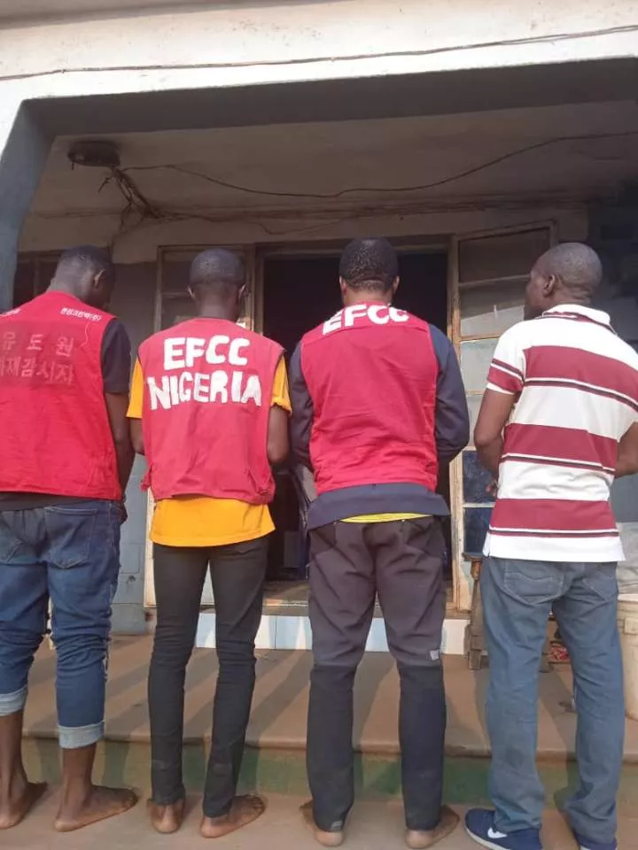 Police arrest fake EFCC agents in Umudike, recover toy gun, others in Abia