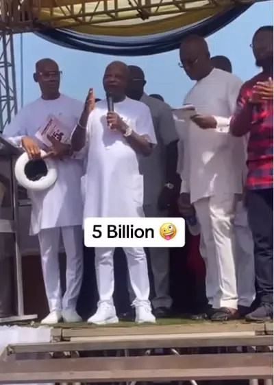 'Who is this man?' - Man causes buzz as he shares N5 billion at event in Anambra