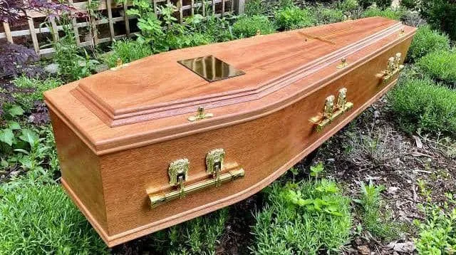 105-year-old great grandmother wakes up hours after being declared dead 105-year-old great grandmother wakes up hours after being declared dead