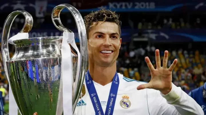 10 players with most Champions League trophies