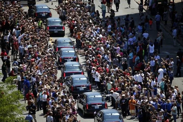 TODAY IN HISTORY: Massive Crowd as Boxing Legend, Muhammad Ali Was Buried