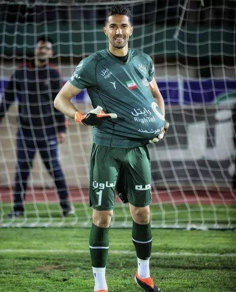 Iranian goalkeeper Hossein Hosseini