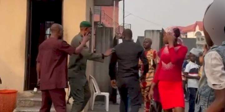 Man seen being kicked out of church in Warri for allegedly not paying tithe (Video)
