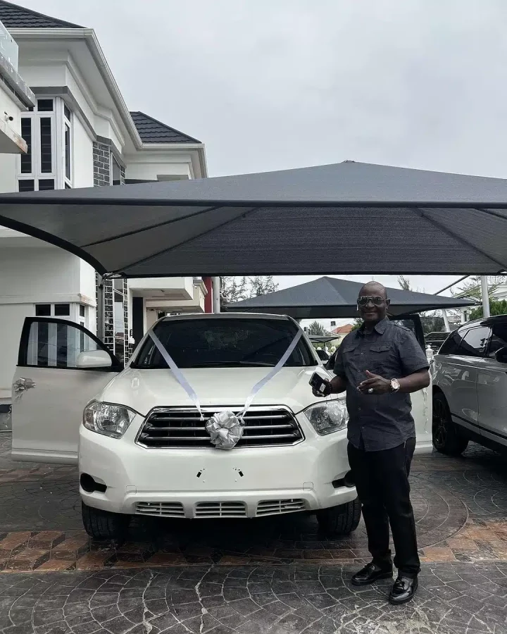 Yhemolee surprises father with car gift (Video)