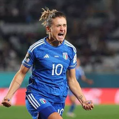 Girelli nets late winner as youthful Italy begin World Cup with win over Argentina