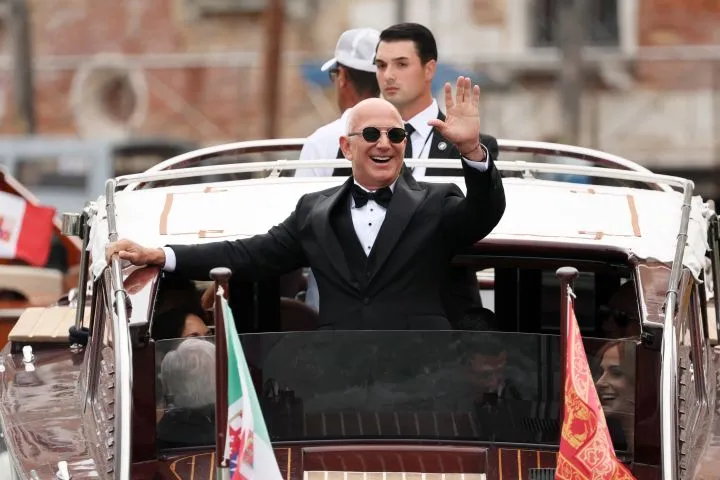 Billionaire, Jeff Bezos And Lauren Sanchez Tie The Knot In Star-Studded Venice Wedding (Photos)