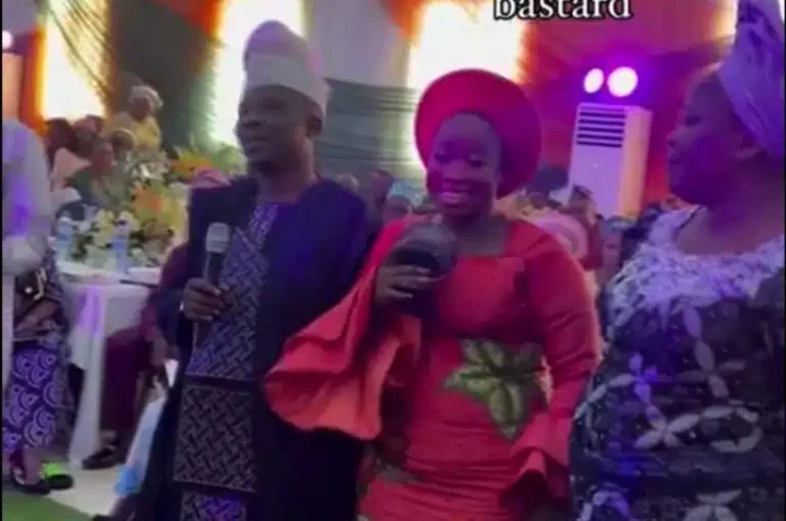 Father causes stir at daughter's wedding as he declares her a virgin, dares groom to prove him wrong