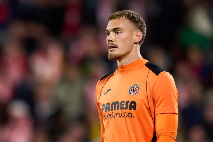 Filip Jorgensen of Villarreal CF looks on during the LaLiga EA Sports match between Girona FC and Villarreal CF at Montilivi Stadium