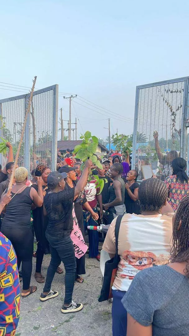 Flights disrupted as Port Harcourt airport host communities protest blackout, neglect