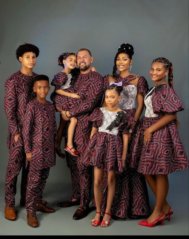 Gorgeous Families in Matching Outfits for Family Portraits