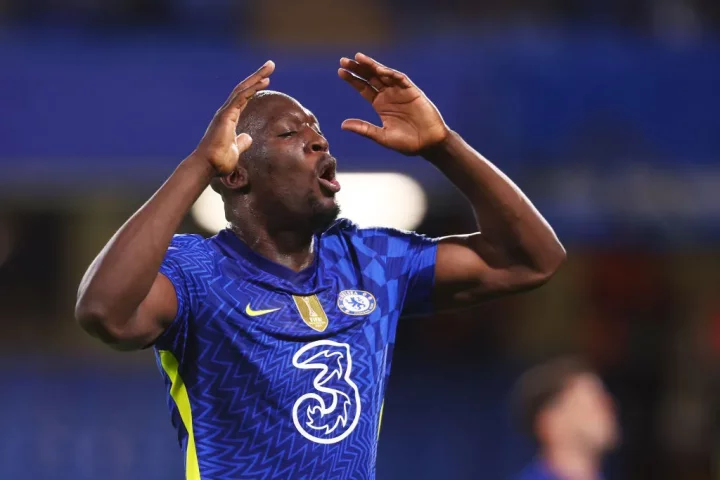 Romelu Lukaku of Chelsea reacts after missing a chance during the Premier League match between Chelsea and Leicester City at Stamford Bridge