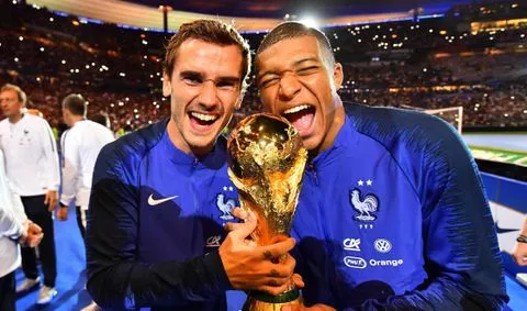 France left in shock as 'One of the greatest players in its history' retires from international football