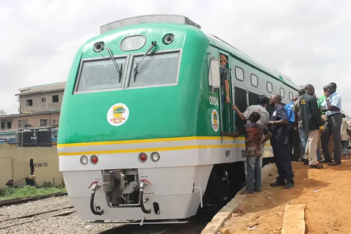Nigerian govt announces extension of free rail services for citizens