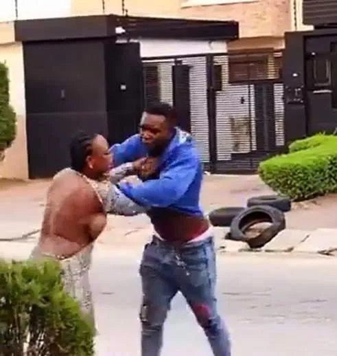 Hookup Lady And Client In Intense Fight Over Payment Dispute