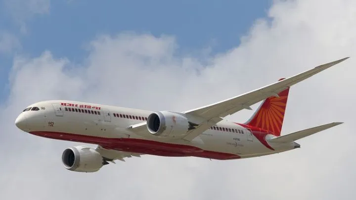 Air India Boeing 787-8 Dreamliner turns around mid-flight after technical issue Air India Boeing 787-8 Dreamliner turns around mid-flight after technical issue