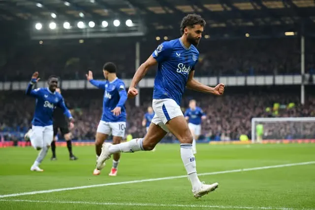 Man United bargain transfer 'issue' emerges amid 'interest' from Celtic and Bundesliga clubs