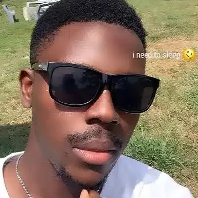 Man berates fathers who leave plates at the table after eating
