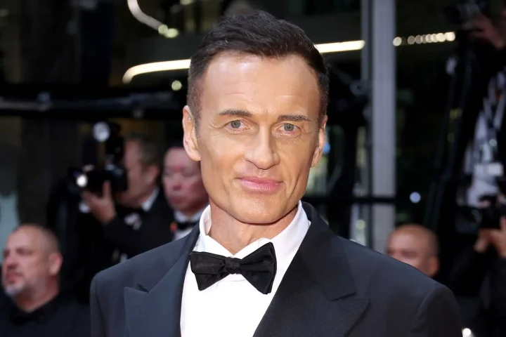 Actor Julian McMahon dies amid battle with cancer Actor Julian McMahon dies amid battle with cancer