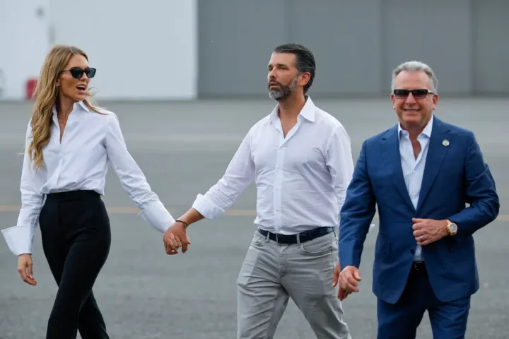 Donald Trump Jr. and girlfriend Bettina Anderson can?t keep their hands off each other