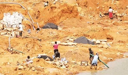 Collapsed mining site kills 13 in Plateau