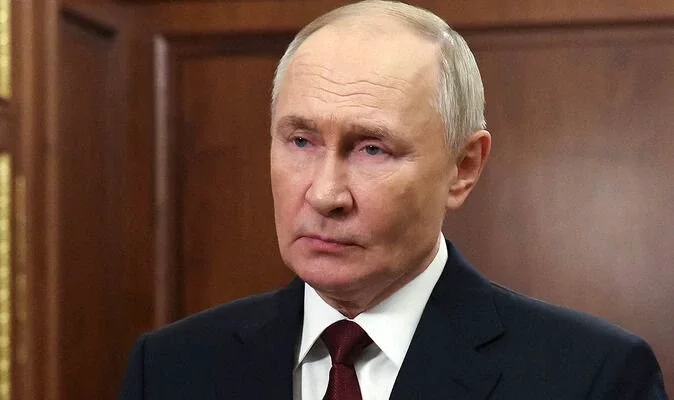 'Civil war in Russia' Putin warned he will be 'ousted' if he attacks US and UK