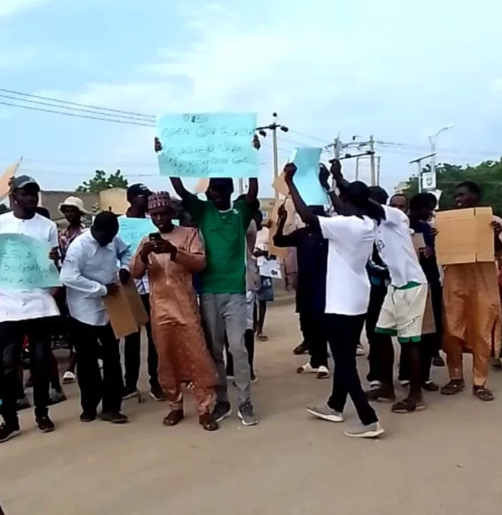 Protesters Back on the Streets in Kano Despite Curfew