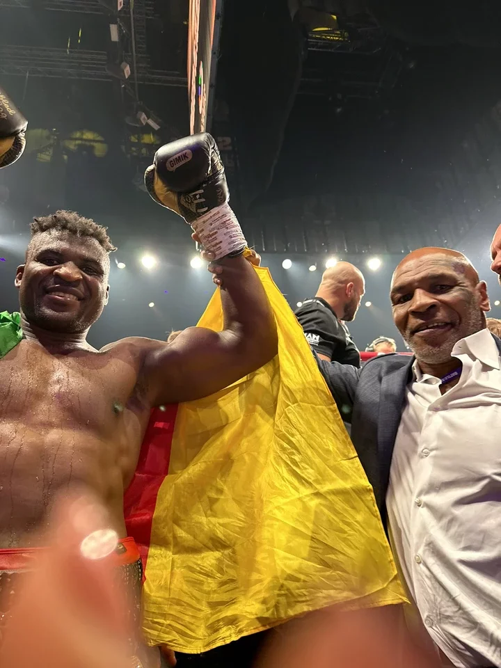 Reactions as Mike Tyson congratulates Francis Ngannou after training him before his fight again Tyson Fury