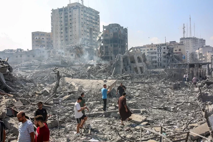 Israel Escalates Gaza Offensive, Hamas Reports Hundreds Dead