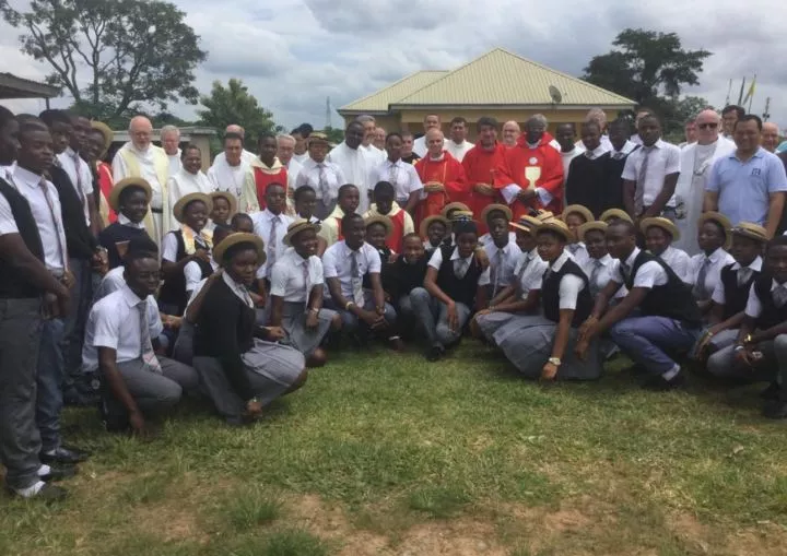 Nigerians dig up photo of new Pope in Nigeria