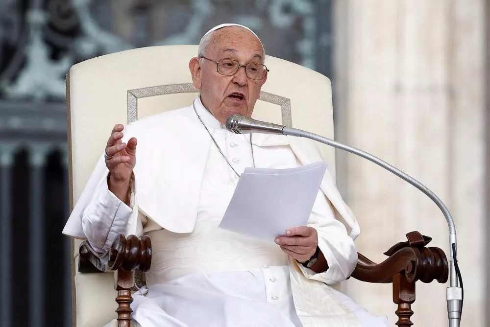 Pope used vulgar Italian word to refer to LGBT people, report Italian newspapers