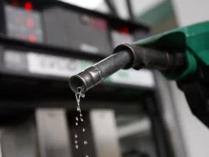 NNPC crashes fuel price to ₦580 per litre