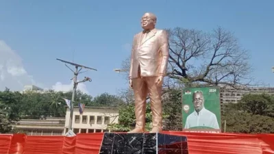 Uproar in Ghana after president unveils his own statue - Photo/Image