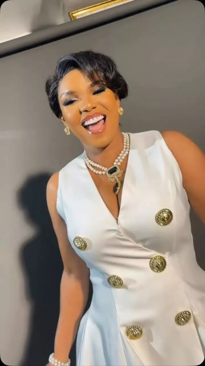 Moment Tiwa Savage surprises Iyabo Ojo at her all-white birthday party