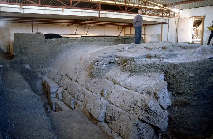 Archaeologists Discover Royal Tomb II At Vergina