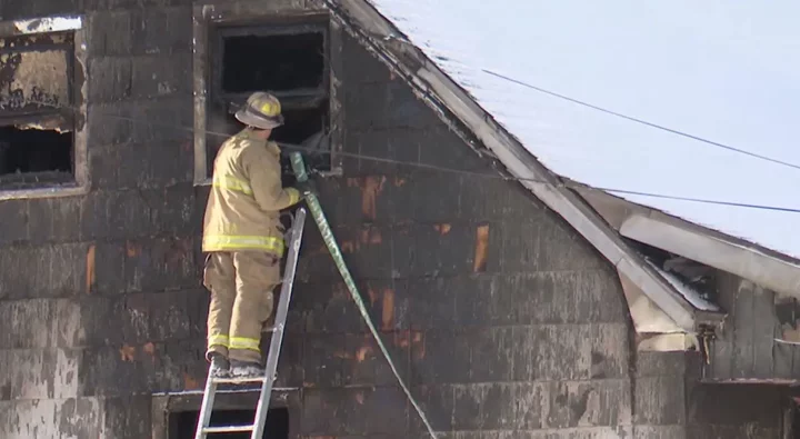 Family of 6, including three children k!lled in house fire