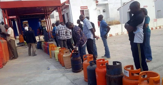 Hardship: More woes for Nigerians as cooking gas price hits N16,250 per 12.5kg cylinder